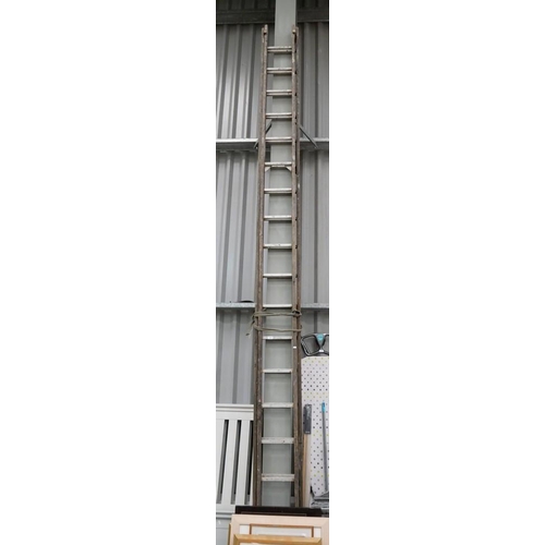 3267 - 16 Foot Extending Ladder