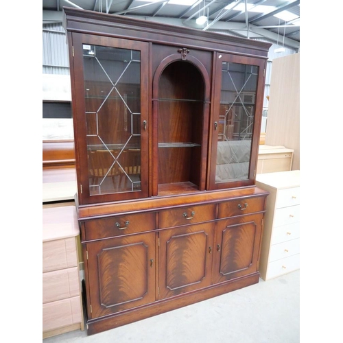 3334 - Mahogany Lounge Unit approx 138cm wide.