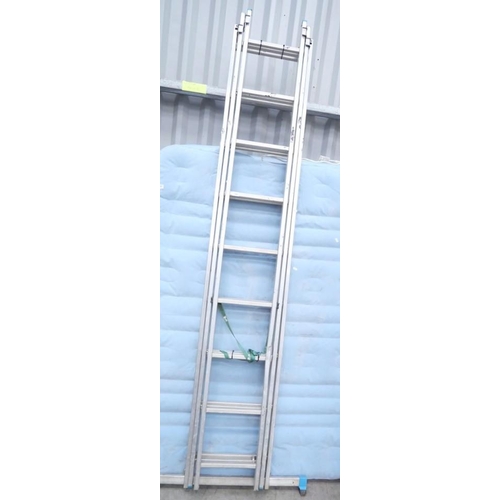 3460 - Macallister 3 Piece Extending Ladder.