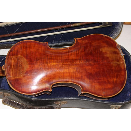 581 - Antique Violin 60cm x 21cm, 2 Bows in Carry Case & 2 Piece Carbon Fishing Rod