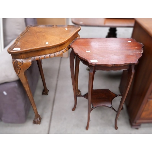 3388 - 2 Vintage Side Tables