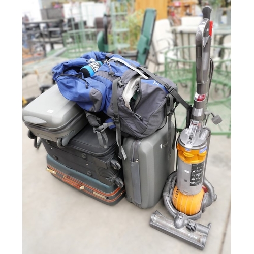 3626 - 4 Suitcases ,Rucksack , Dyson Vacuum