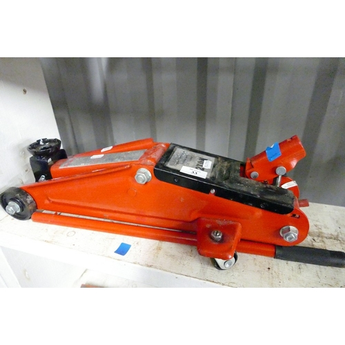 Lot 33        