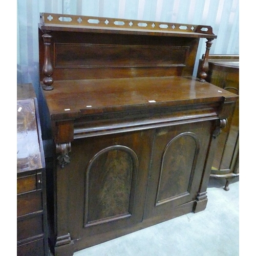 3013 - Victorian Mahogany Chiffoniere. Approx. L 121cm D 52cm H 143cm