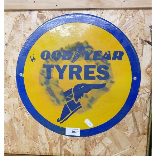 Lot 2025      