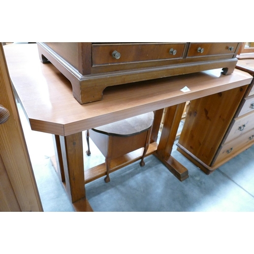 Lot 3040      