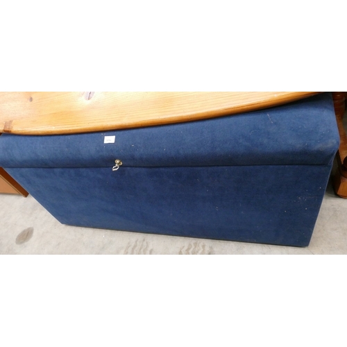 Lot 3056      