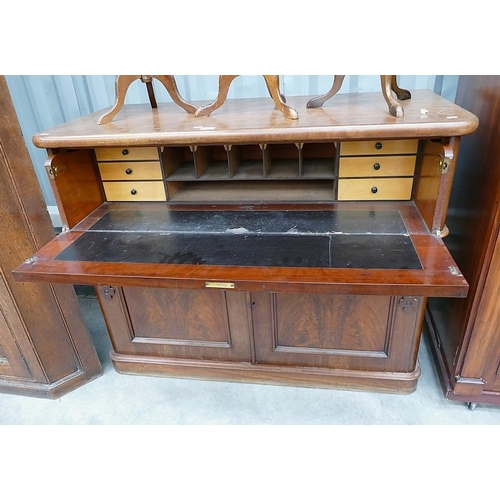 Lot 3004      