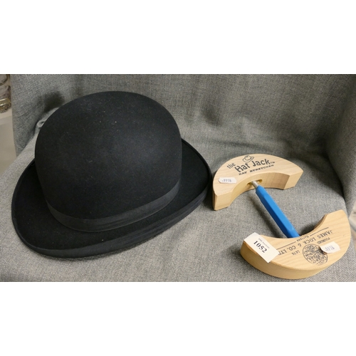 Lot 1052      