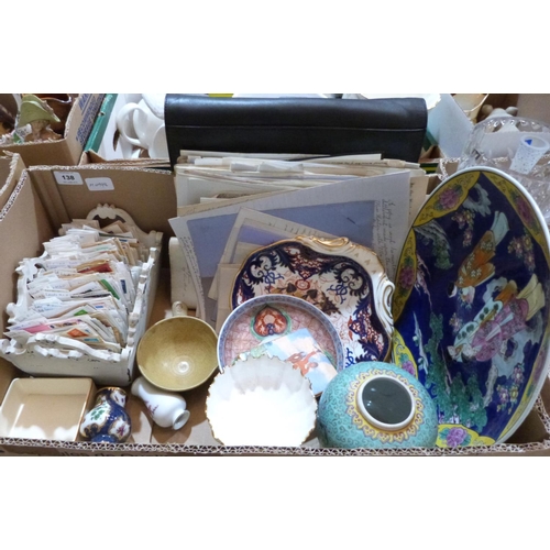 138 - A box of ephemera, oriental ceramics and sundries