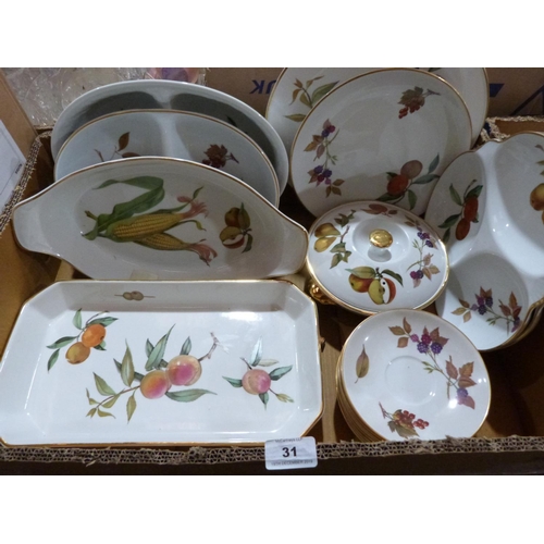 31 - A quantity of Royal Worcester crockery