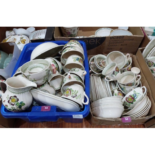 34 - An extensive quantity of Mason's Paynsley pattern dinner and teaware
