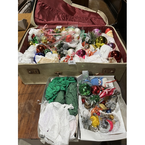 526 - A quantity of vintage Christmas decorations