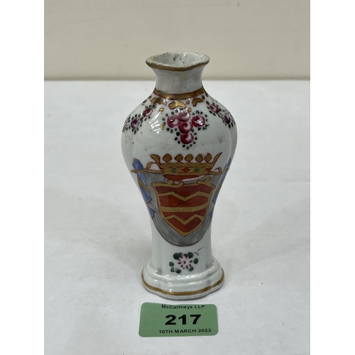 217 - A 19th century inverted baluster armorial vase. Probably Samson. 4¾' high