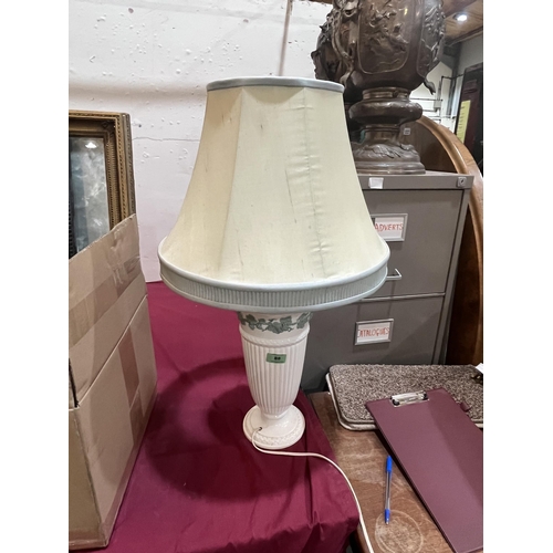 88 - A Wedgwood Queens Ware table lamp