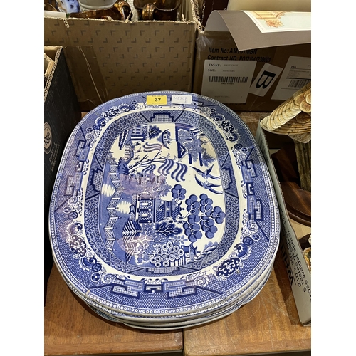 37 - A quantity of blue and white dinnerware