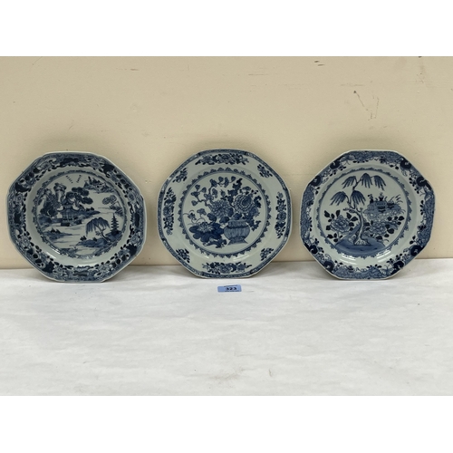 323 - Two Chinese octagonal porcelain blue and white bowls and an octagonal plate. 8¾' diam and smaller. 1... 