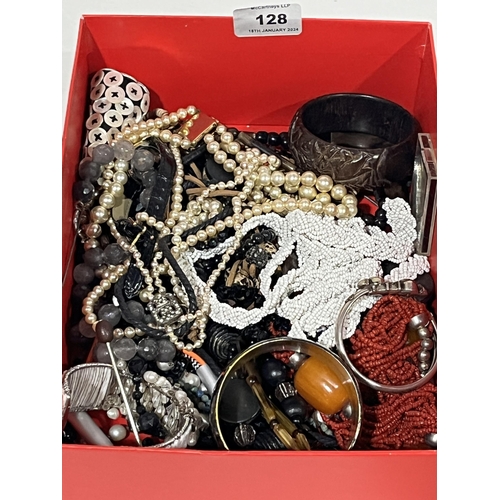 128 - A box of jewellery