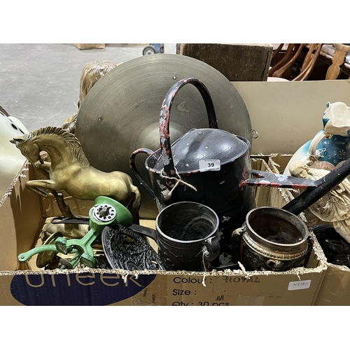 39 - A box of miscellaneous metalware