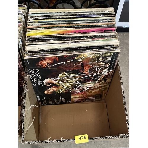 478 - A quantity of vinyl album records. Generally poor condition.