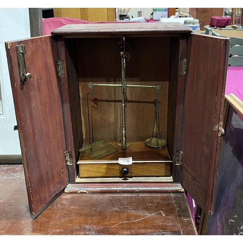 516 - A set of 19th Century brass scales by Degrave & Co, London, in mahogany case.