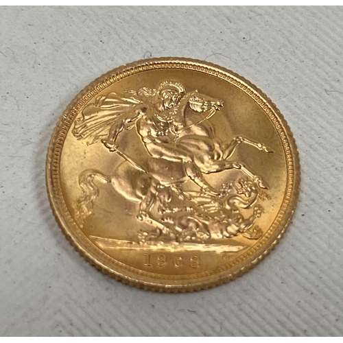 268 - Gold Coin. An Elizabeth II full Sovereign. 1963