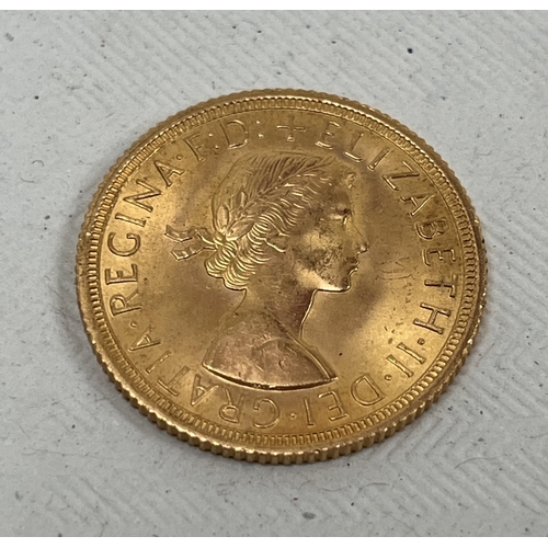 272 - Gold Coin. An Elizabeth II full Sovereign. 1963