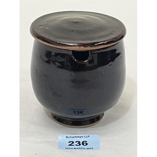 236 - RICHARD BATTERHAM. BRITISH 1936-2021 A tenmoku stoneware jar and cover