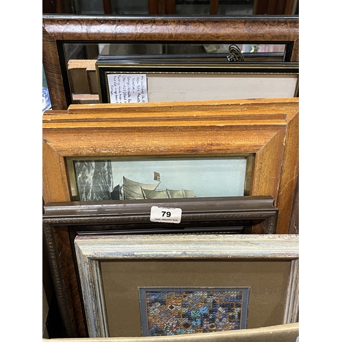 79 - A box of pictures