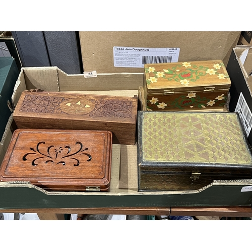 84 - A collection of treen boxes