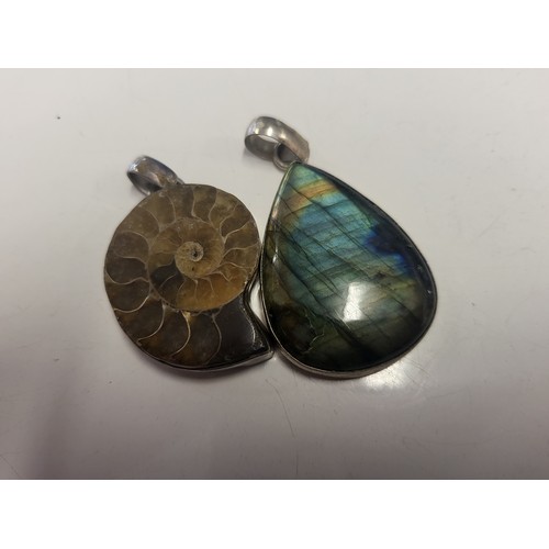 Lot 32        
