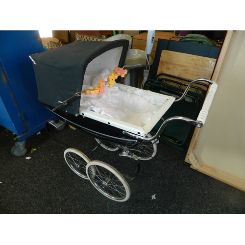 How to clean sales silver cross pram