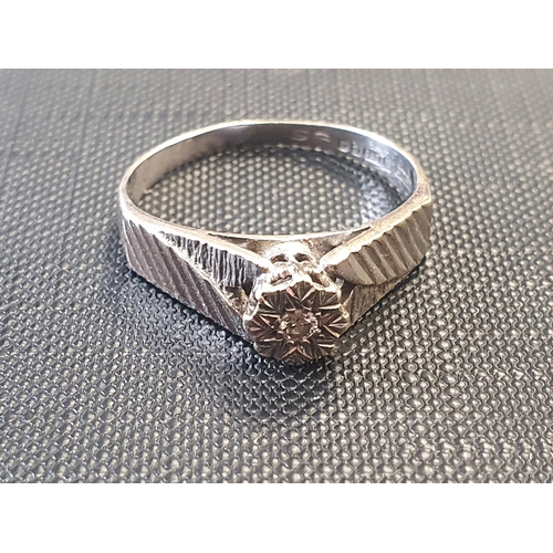 10 - 9ct White Gold Solitaire Ring weight 3.2g.  Size S