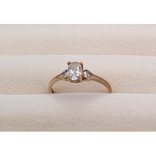 6 - 9ct Gold Solitaire Ring, weight 1.25g, size L