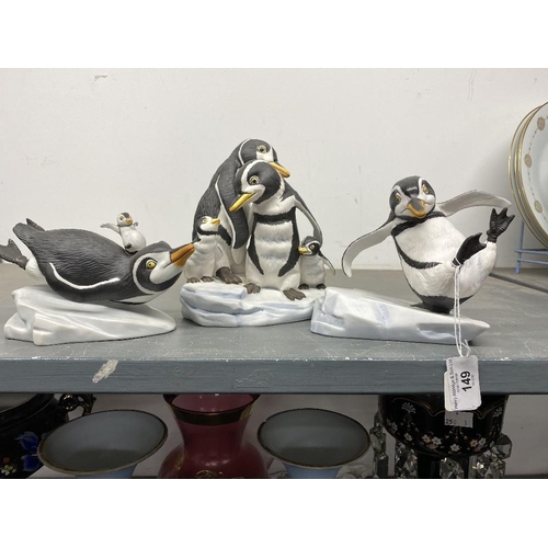 149 - 20th cent. Ceramics: Franklin Mint penguin and baby 'Whee!', 'We Four', and 'Whoops!'. (3 penguin gr... 
