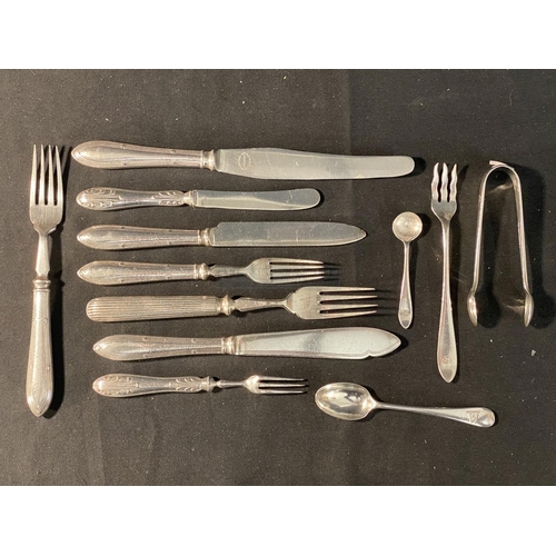 116 - WHITE STAR LINE:  Silver plated flatware (all marked) to include, one fish knife, two table knives, ... 