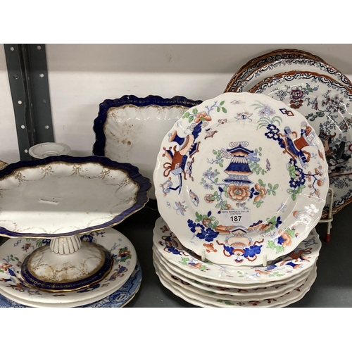 187 - 19th cent. Ceramics: Ashworths Chinese pattern plates 8ins. x 8, minor chip to one plate. Blue/white... 