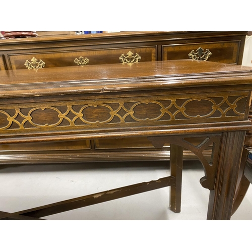 54 - 20th cent. Drexel reproduction George III style serving table. 53ins. x 16½ins. x 26½ins.