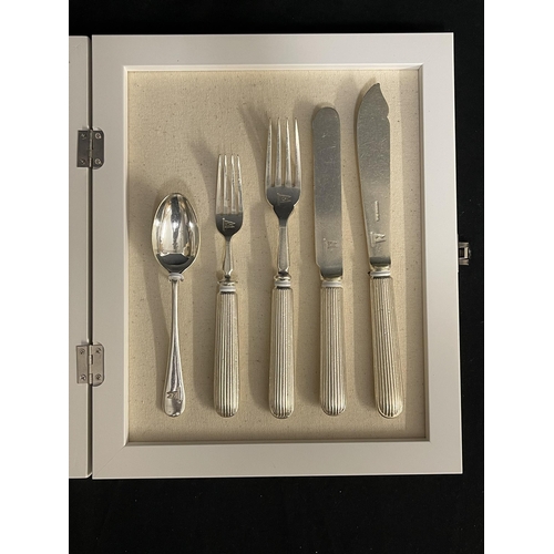 181 - WHITE STAR LINE: Five piece set of White Star Line flatware, the knives and forks with reeded handle... 