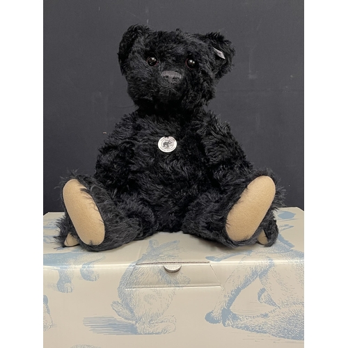 38 - R.M.S. TITANIC: Steiff commemorative Teddy Bear Othello Replica 1912. Measures approximately 14ins. ... 