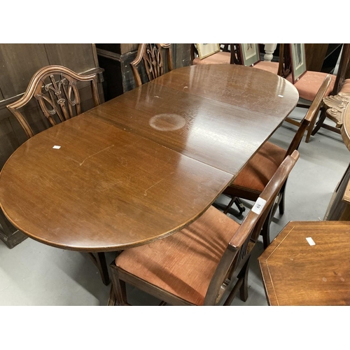 59 - Early/mid 20th cent. Regency revival small mahogany extending dining table on turned supports on tri... 