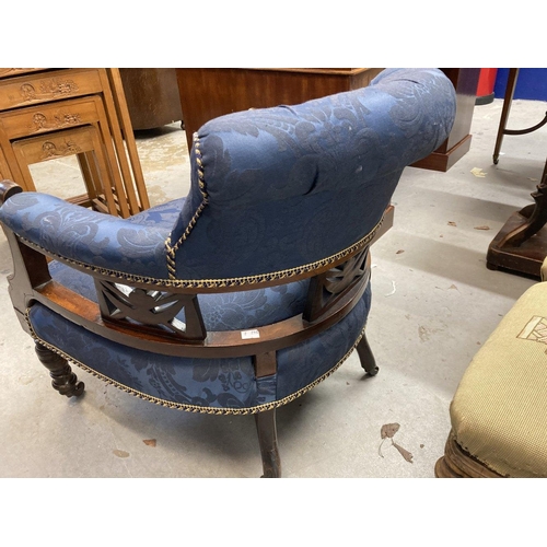 108 - Early 20th cent. Mahogany upholstered chair on turned ring legs.