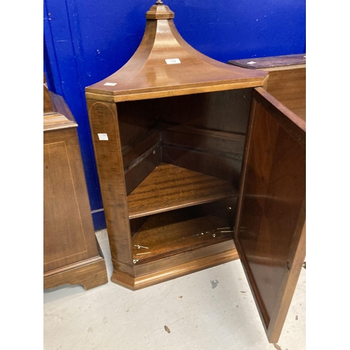 118 - 19th cent. Mahogany corner cabinet of small proportions with inlay decoration.