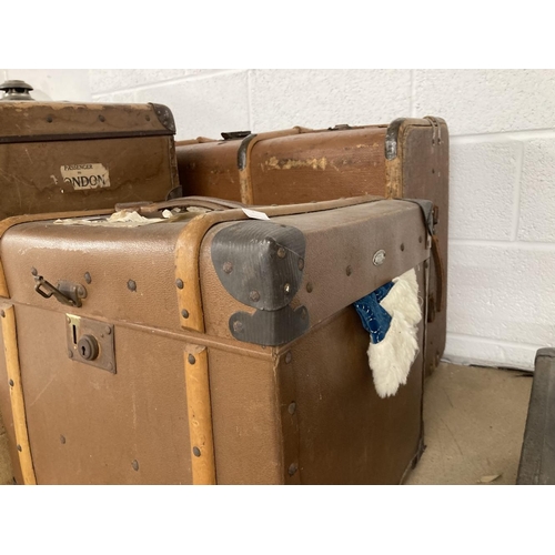 20 - Luggage: Early 20th cent. Suitcases, one large with wooden straps, one square with Everware fibre la... 