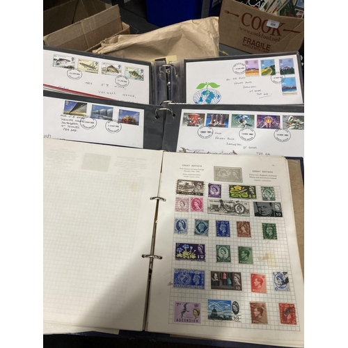 208 - Stamps: 20th cent. Large quantity of World covers all loose, plus loose World stamps, many on pieces... 