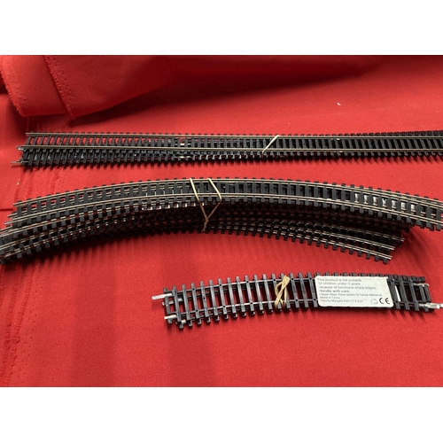 298 - Toys: Model Railways Hornby OO scale track including R601 straight x 27, R600 straight x 29, R603 st... 