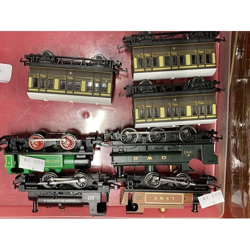 320 - Toys: Model railways Hornby OO scale Steam Locomotives GWR 2761 Pannier Tank, R2597 BR- Class OF 0-4... 