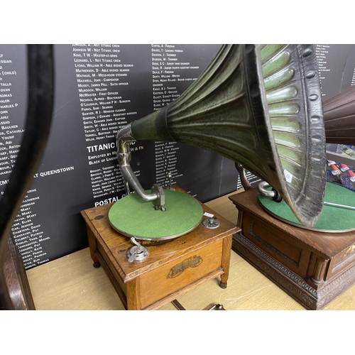 333 - Mechanical Music Property of Local Collector. Gramophones: Robey Phone tin horn gramophone on oak st... 