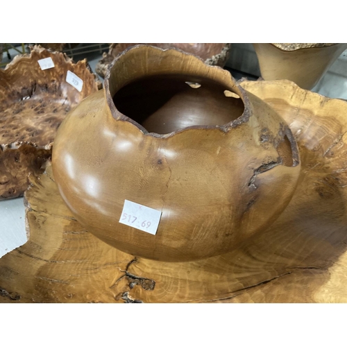 379 - 20th cent. Studio Treen: Carved and turned bowls, burr elm 12ins, burr elm Ron Gray 11ins, hazel 11i... 