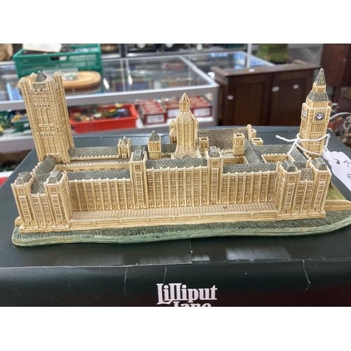 405 - Lilliput Lane: Britain's Heritage Series - Buckingham Palace No. L2286 boxed, The Houses of Parliame... 